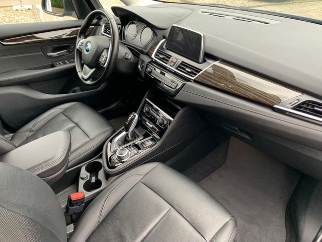 Fahrzeugabbildung BMW 218i Gran Tourer Luxury 7-Sitzer+LED+Navi+Leder