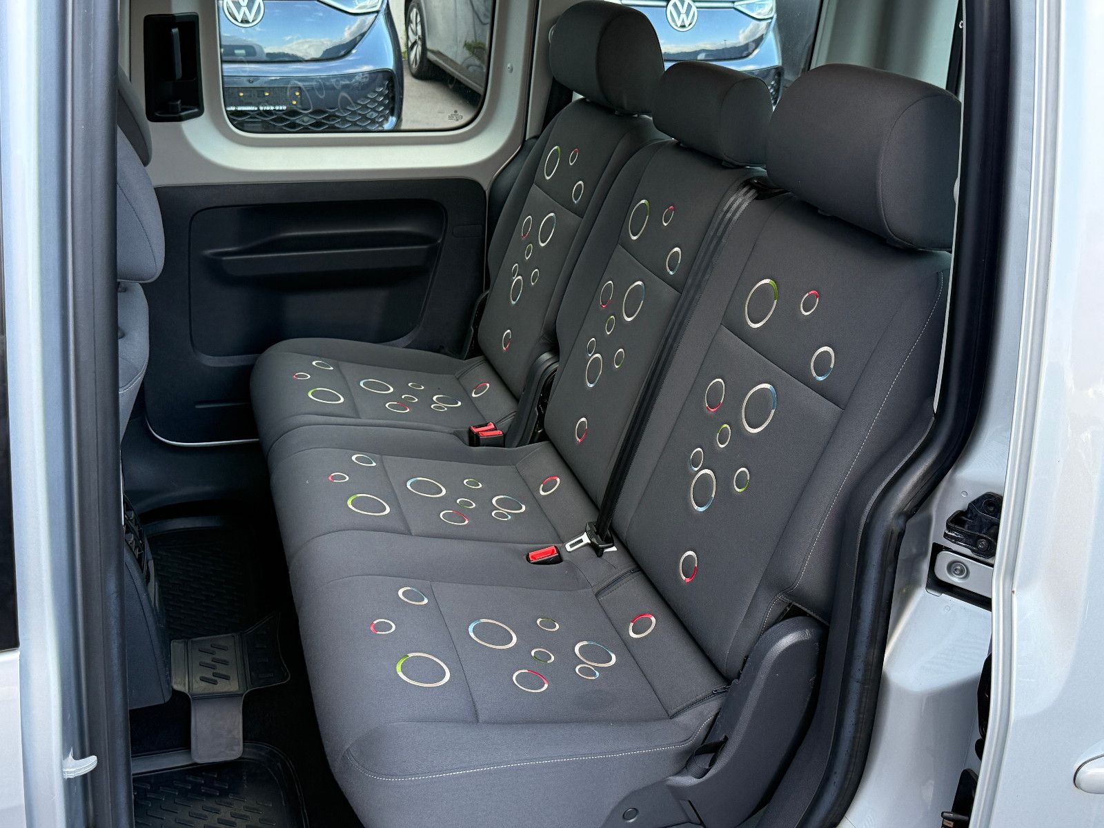 Fahrzeugabbildung Volkswagen Caddy Roncalli 1.6 TDI DSG AHK Tempomat SHZ