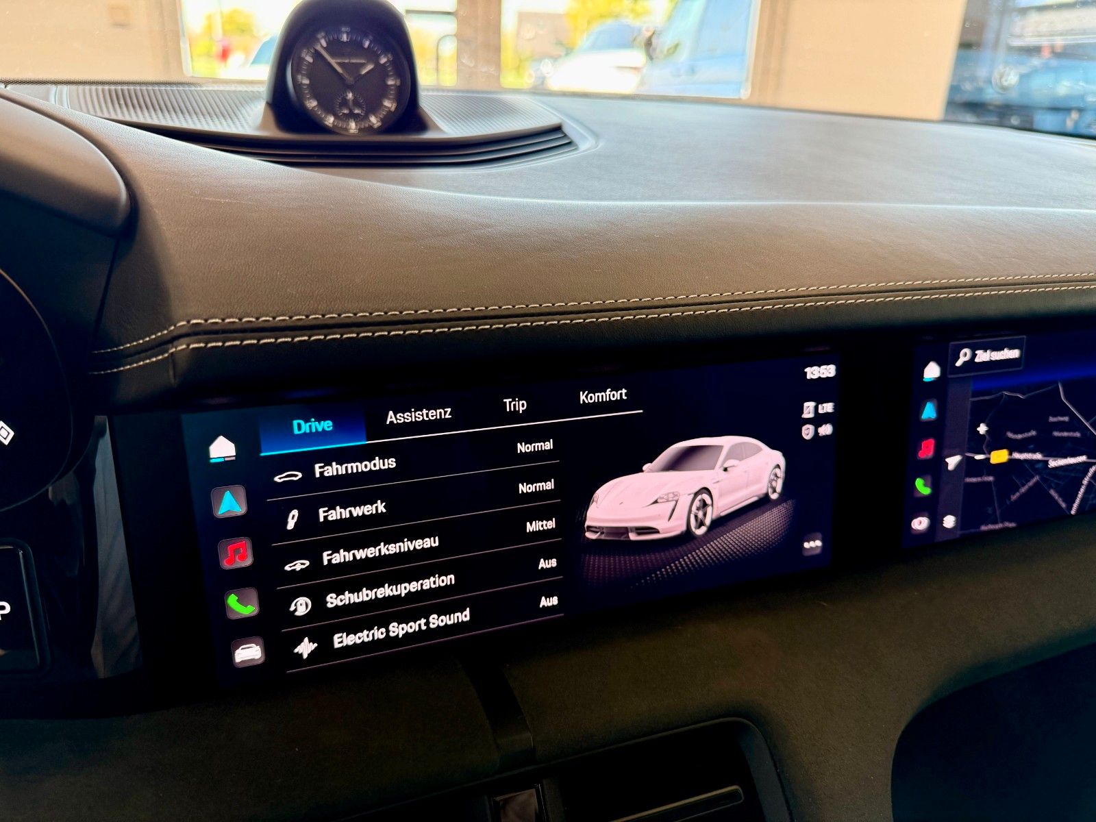 Fahrzeugabbildung Porsche Taycan GTS Panorama/HeadUP/Hinterachlenkung