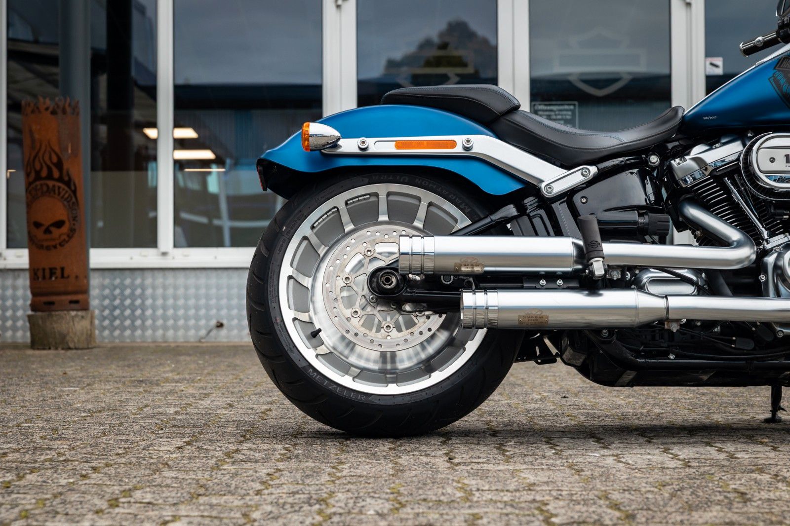 Fahrzeugabbildung Harley-Davidson FLFBS FAT BOY SOFTAIL 114 CUI ANV. JEKILL&HYDE