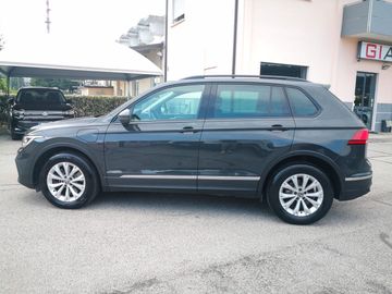 Volkswagen Tiguan - 5