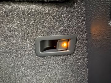 Fahrzeugverkauf 30 Skoda Karoq Sportline 1.5 AHK*Pano*19 Zoll*Matrix