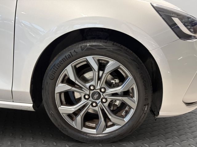 Fahrzeugabbildung Ford Focus ST-Line Navi LED ACC WLAN DAB Keyless Star
