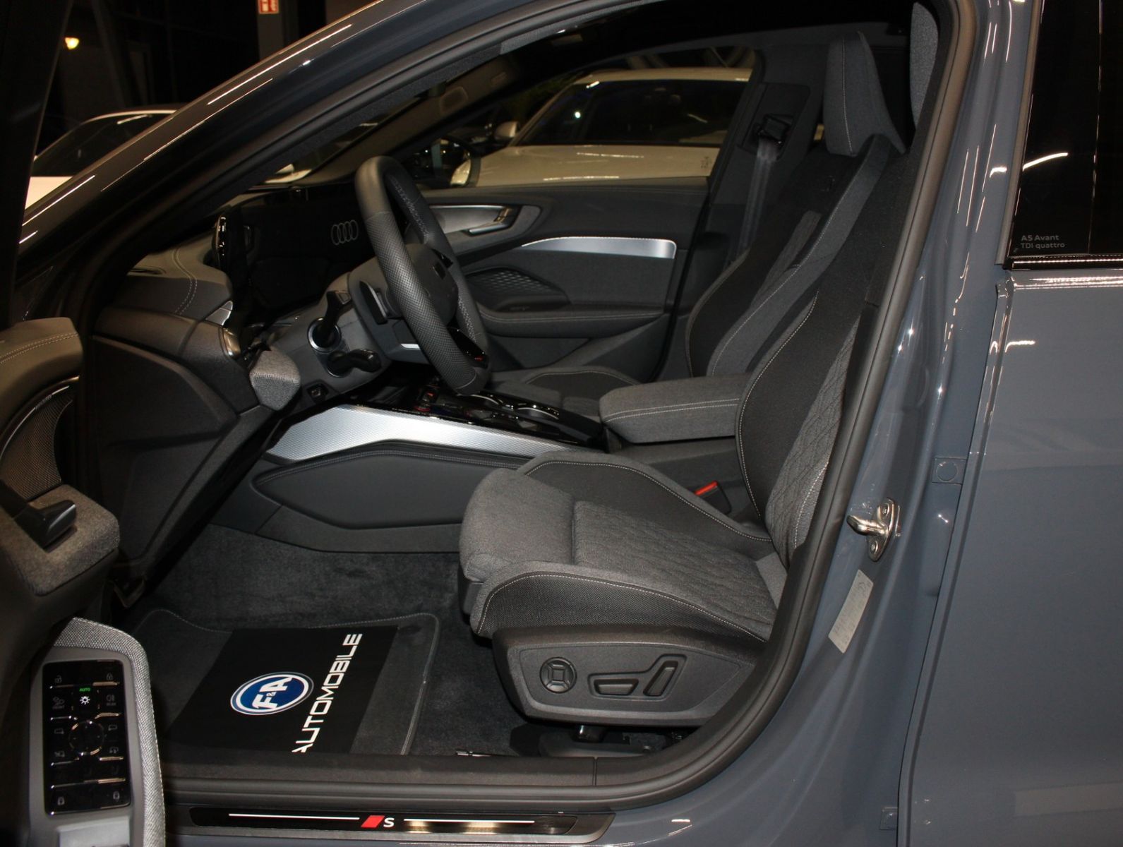 Fahrzeugabbildung Audi A5 TDI S tr quattro edition one Avant*S-Line