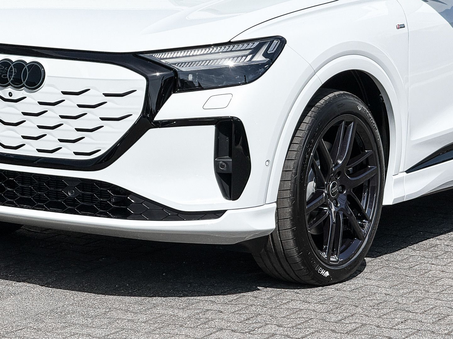 Audi Q4 Sportback e-tron quattro perform Head-Up, AHK imagem 3
