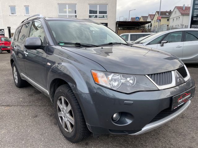 Mitsubishi Outlander 2.2 DI-D Instyle *4WD/7 SITZ./XENON*