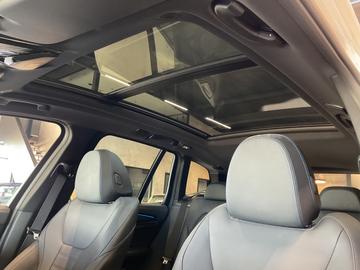 صورة 10 لـ 2024 BMW IX3