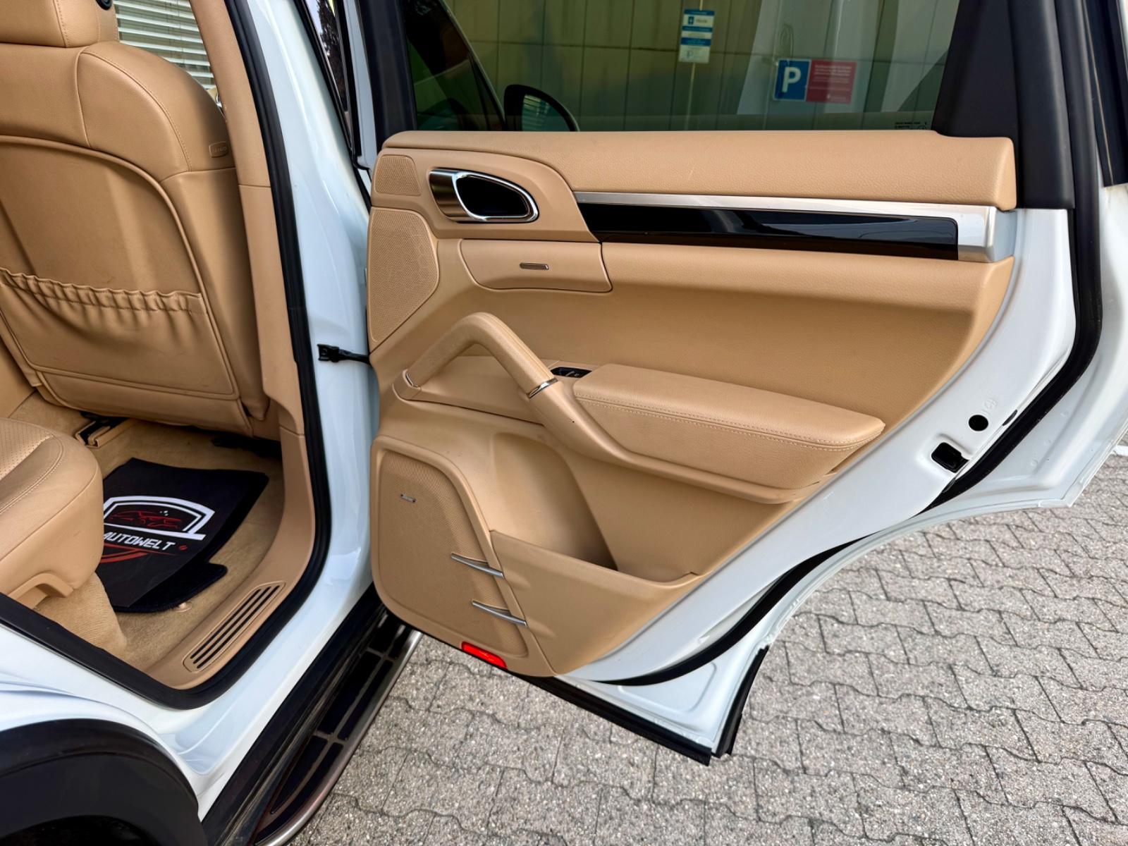 Porsche Cayenne*Sport*Schiebedach*20Zoll*Navi*Bose Sound