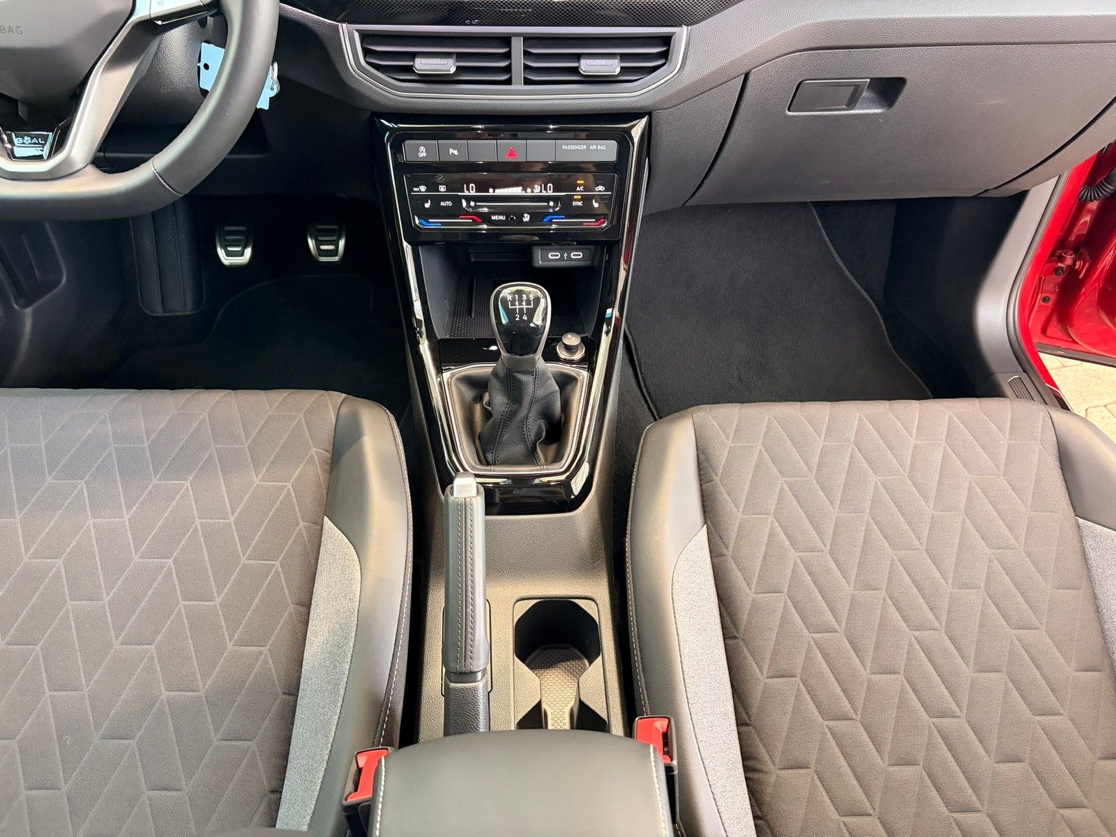 Fahrzeugabbildung Volkswagen T-Cross Goal 1.0 TSI +Navi+ACC+LED+Travel-Assist