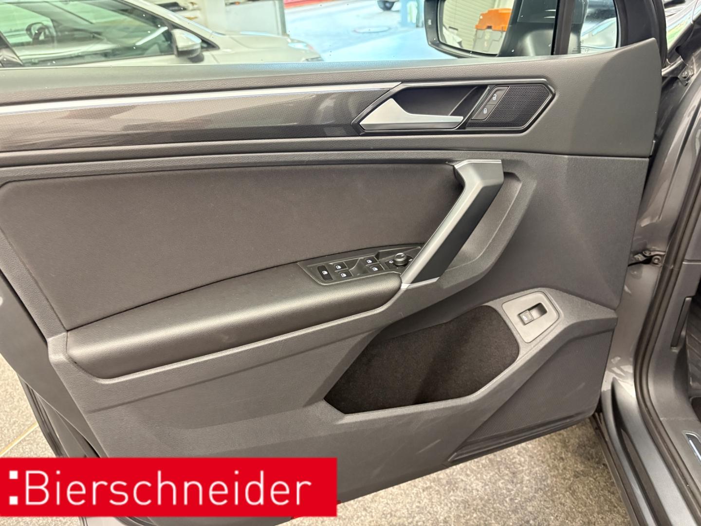Volkswagen Tiguan 2.0 TSI DSG Highline LED 19 AHK PANO AREA