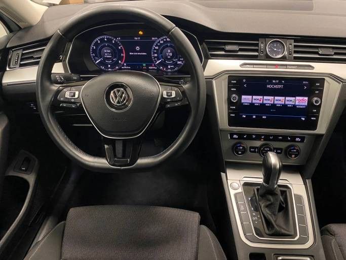Fahrzeugabbildung Volkswagen Passat Variant1.5 TSI DSG Comfortline+NAVIGATION