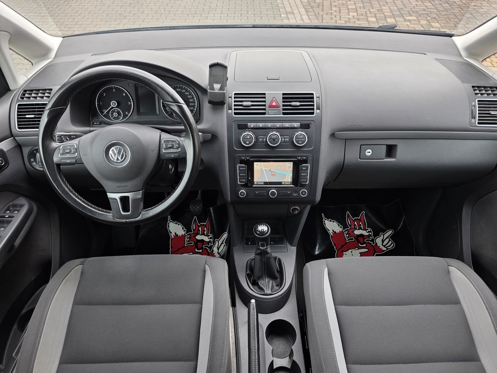 Fahrzeugabbildung Volkswagen Touran 1.6 TDI Life /Navi/Klimaauto/Park-As/Shz