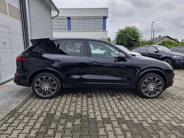 Porsche Cayenne - 5