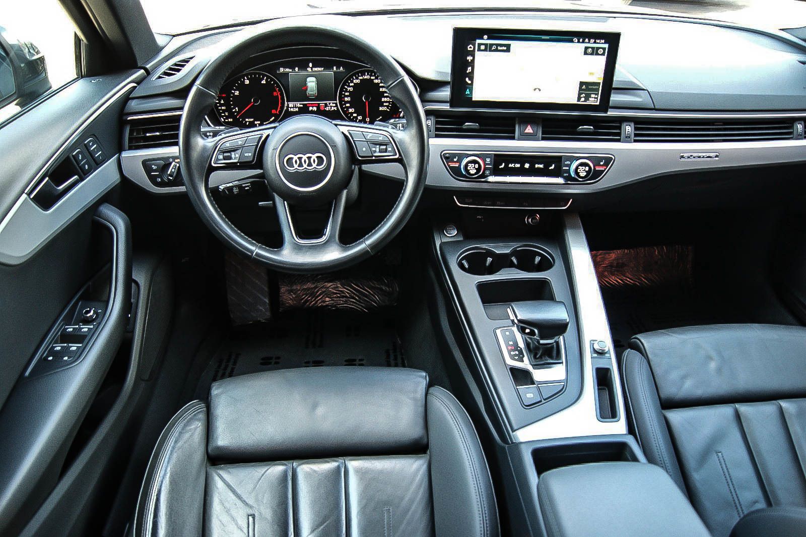 Fahrzeugabbildung Audi A4 Avant 45 TDI quattro S line PANORAMA KAMERA L