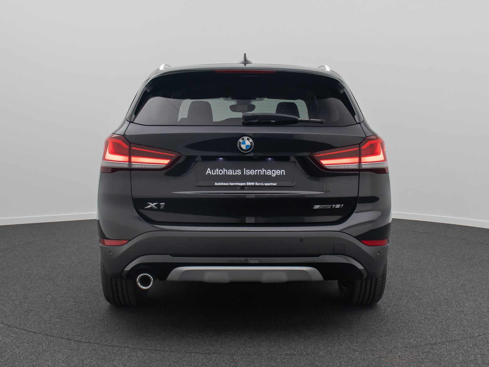 Fahrzeugabbildung BMW X1 sD18i xLine Panoram Kamera HUD DAB HiFi Alarm