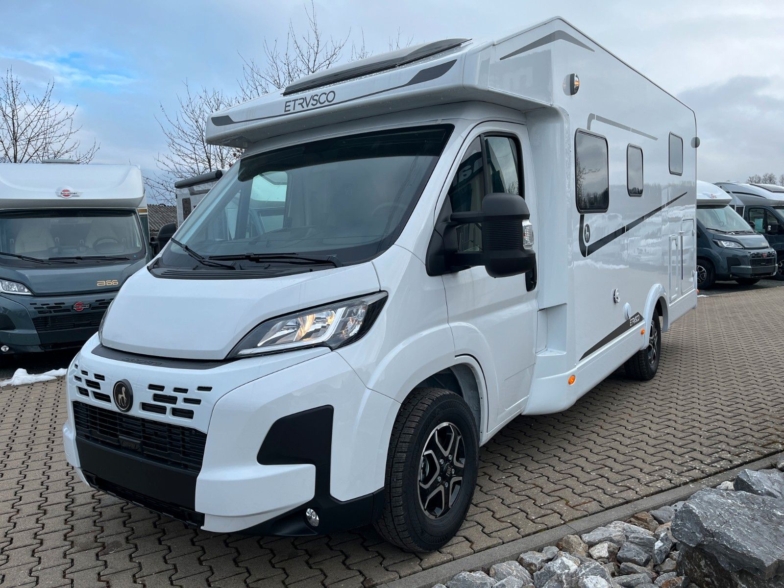 Fahrzeugabbildung Etrusco T 6.9 SBC *Automatik*Hubbett*Markise*Komfort Plu