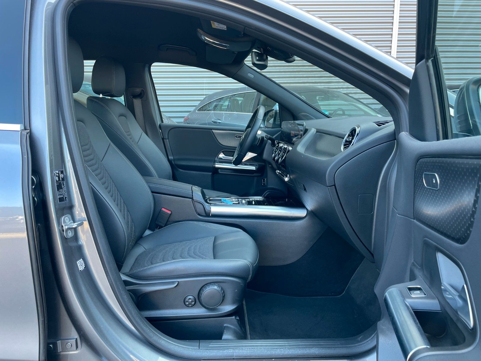 Fahrzeugabbildung Mercedes-Benz B 200 d Progressive R-Kamera+Carplay+El.Heckklap