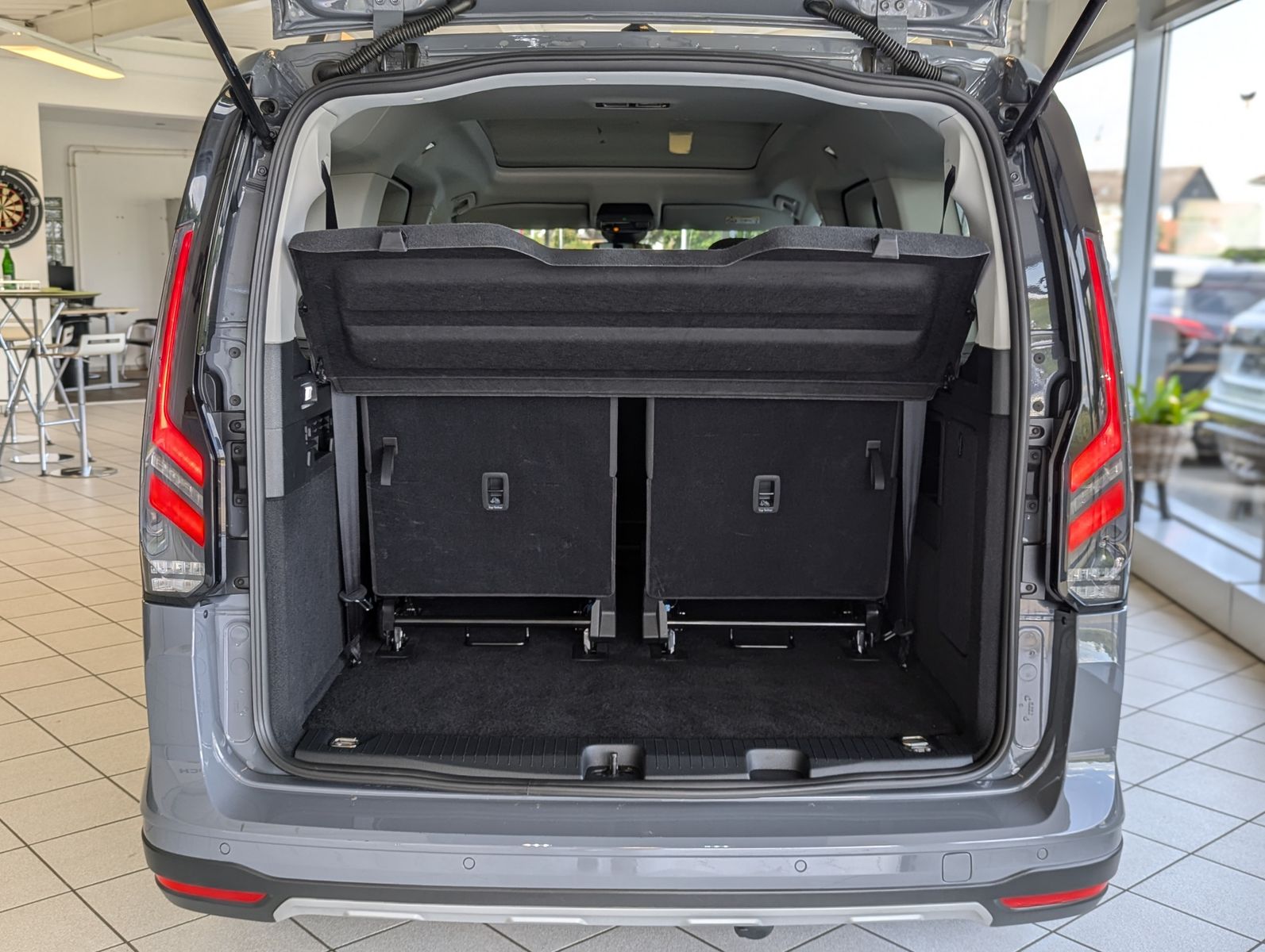 FORD Grand Tourneo L2 Active 7-Sitz Bi-LED Pano AHK - Image 19