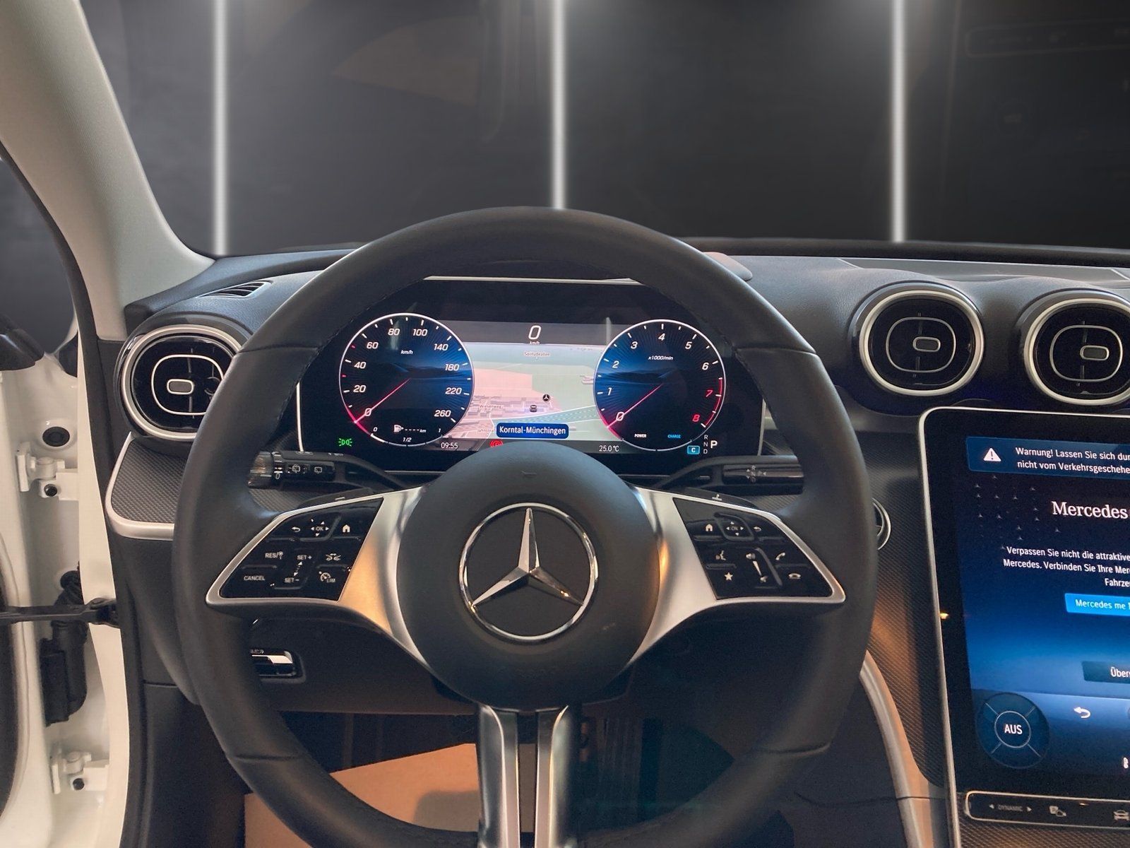 Fahrzeugabbildung Mercedes-Benz C 200 T Avantgarde*Distronic*HUD*Totwin*LED*Kam*