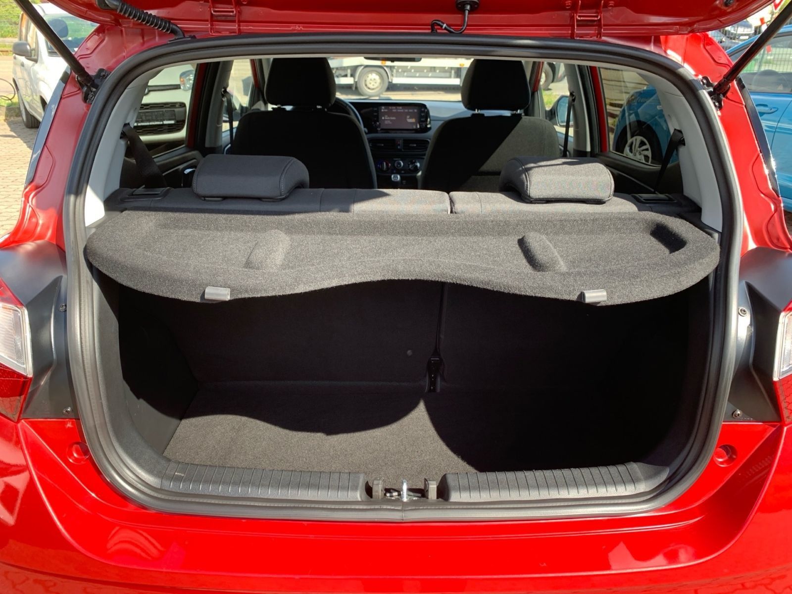 Fahrzeugabbildung Hyundai i10 1.0 Edition 30 1 Hand Allwetter