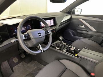 Fotografie des Opel Astra Sports Tourer 1.2 Turbo GS Tech-Paket