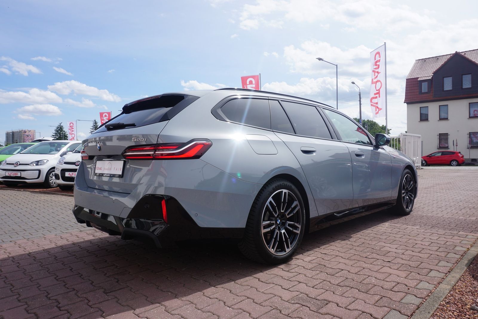 BMW 520i M-Sport Touring Aut. LED ACC AHK imagem 3