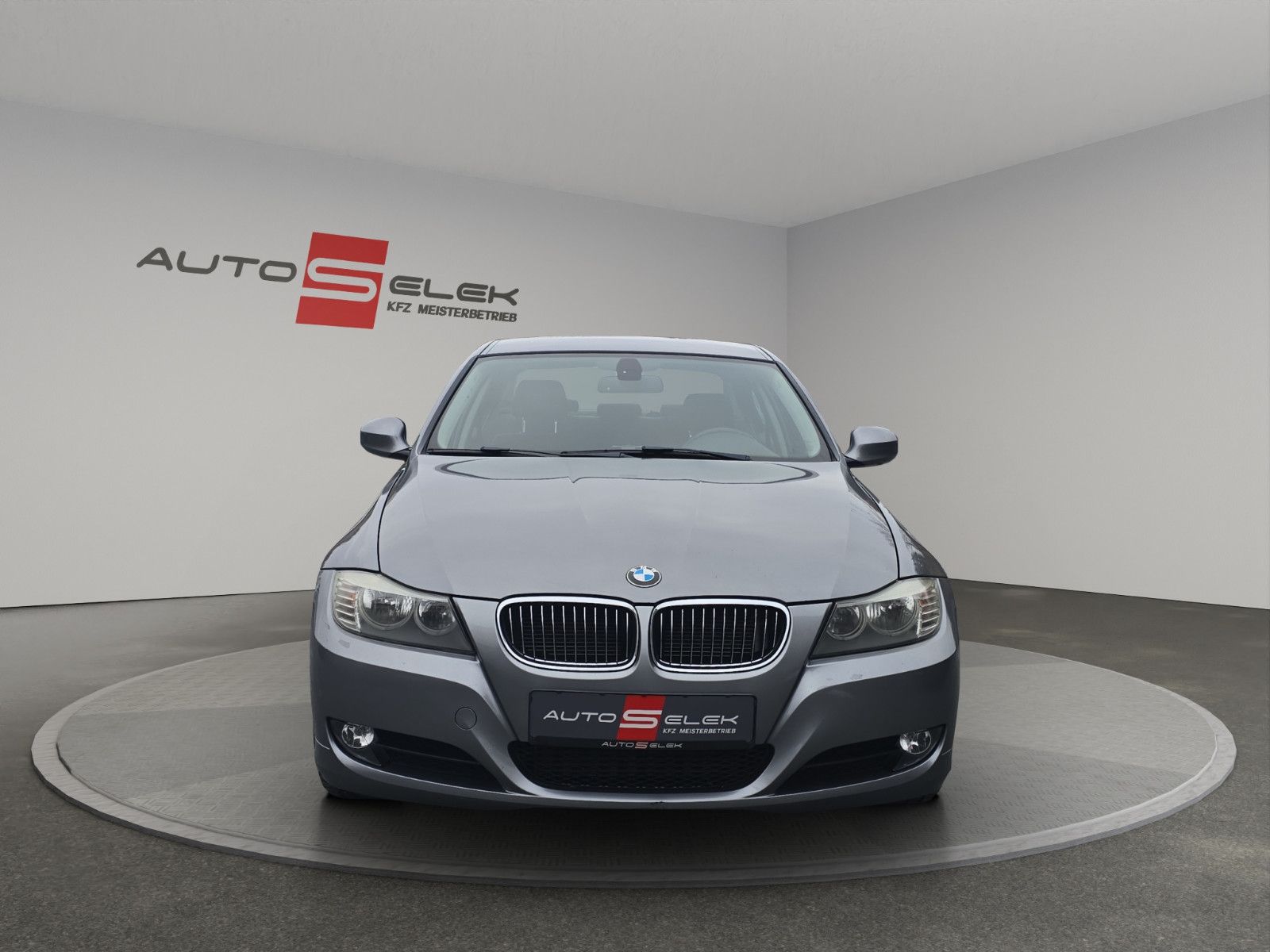 Fahrzeugabbildung BMW 325 DIESEL + NAVIGATION + TEMPOMAT + SITZHEIZUNG