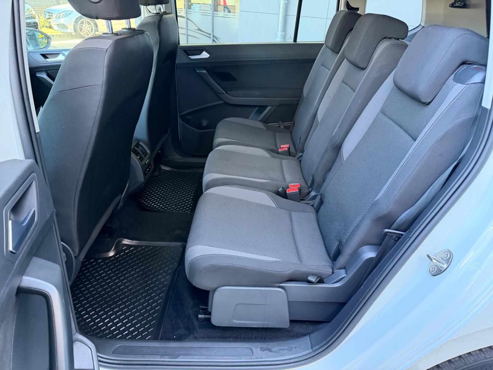Volkswagen Touran Trendline/TEMPOMAT/SHZ/7 SITZER/AUTOMATIK