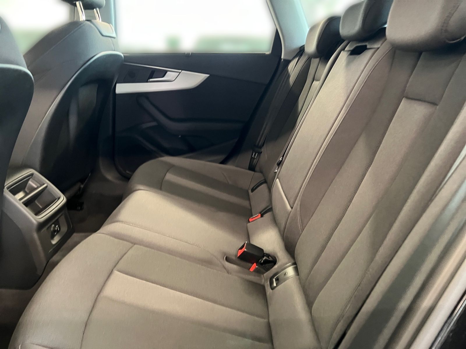 Audi A4 - Bild 10