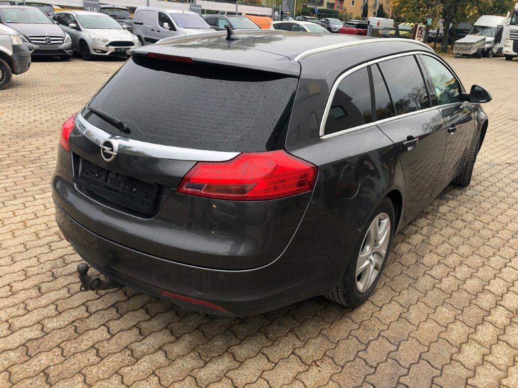 Opel Insignia 2010 — engine 1.956 cm³, 160 HP (118kW)