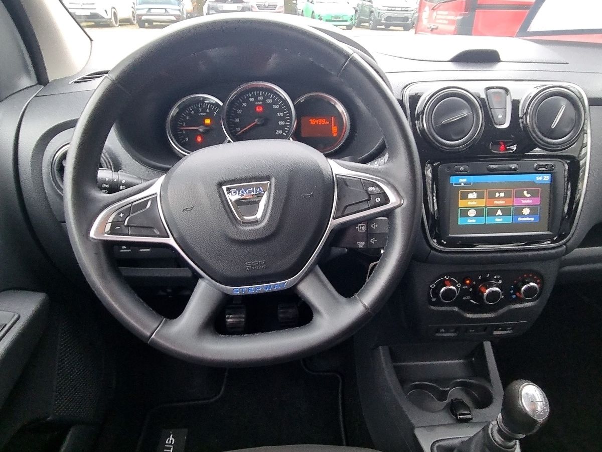 Fahrzeugabbildung Dacia Lodgy Stepway Plus TCe 130
