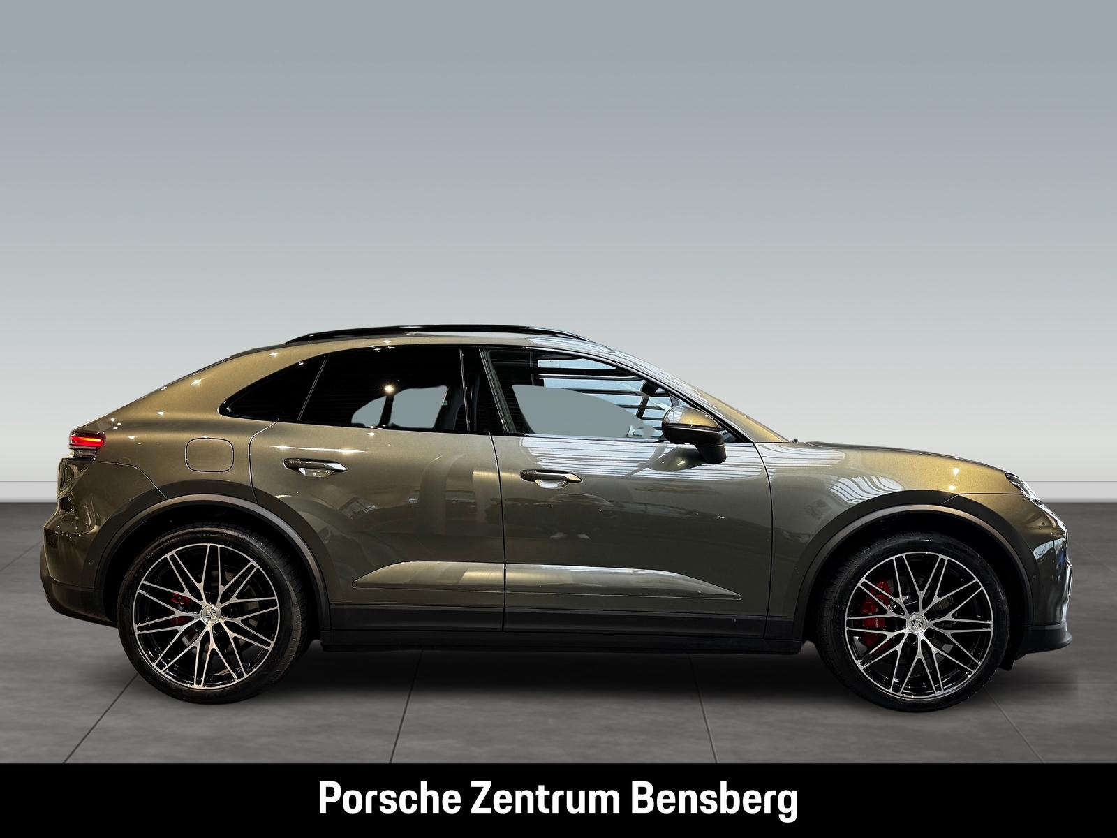 Porsche Macan 4S Electric