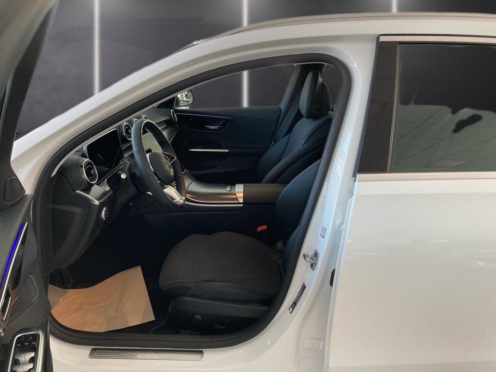 Fahrzeugabbildung Mercedes-Benz C 200 T Avantgarde*Distronic*HUD*Totwin*LED*Kam*