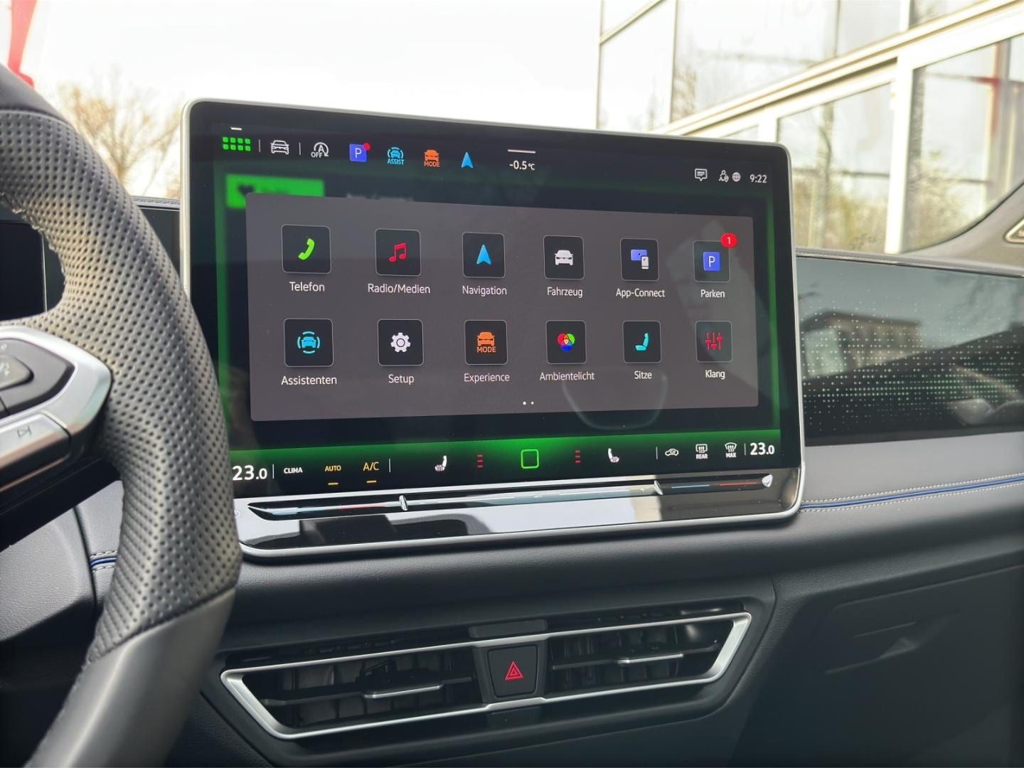 Fahrzeugabbildung Volkswagen Tiguan R-Line R-Line,AHK,Pano-Dach,Soundsystem,M