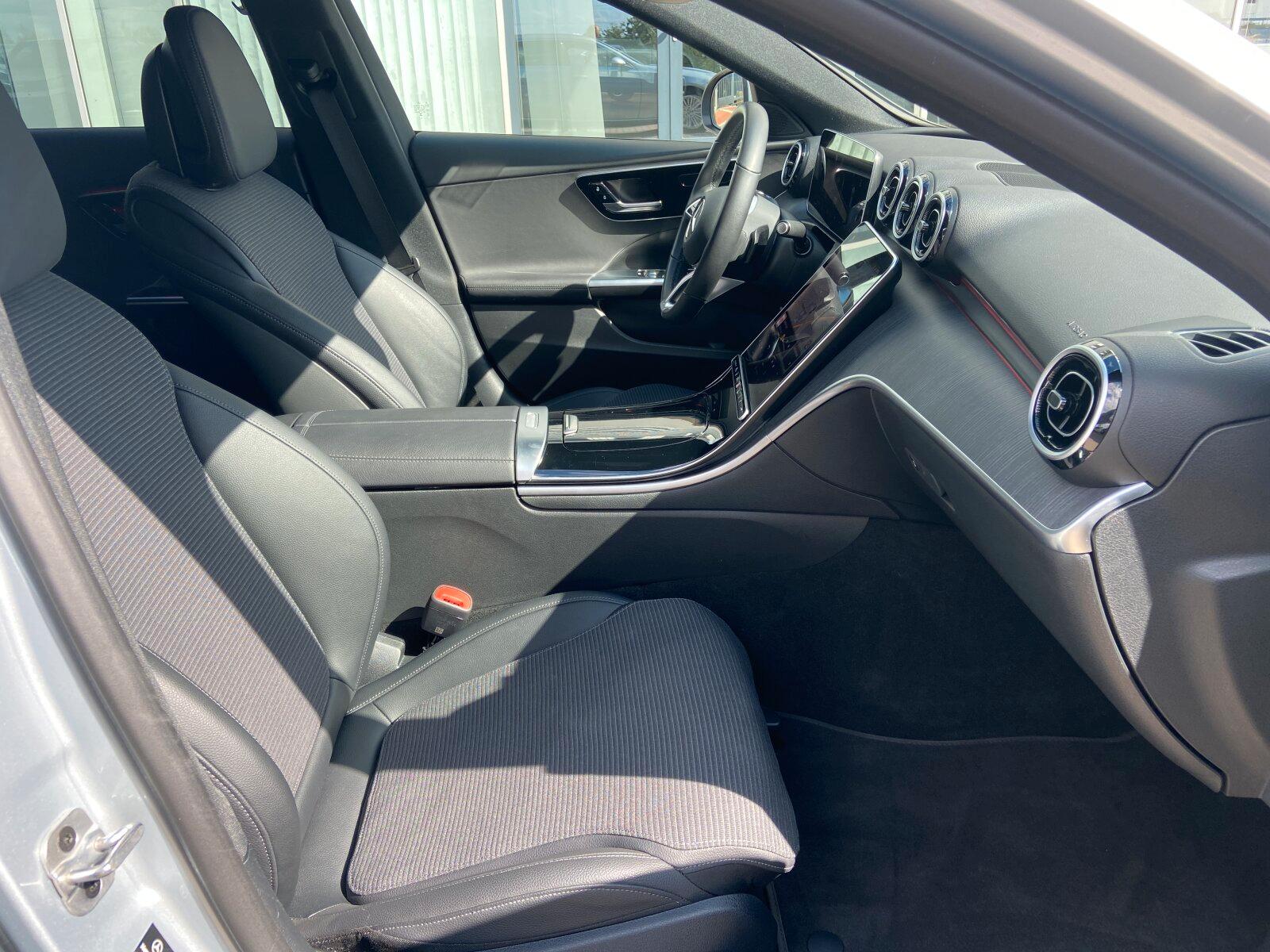 Mercedes-Benz C 180 T Avantgarde+AHK+Standhzg+RüKa+CarPlay+LED