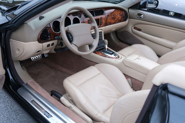 Fahrzeugabbildung Jaguar XKR Cabriolet Last of Line/20" Detroit/Recaro