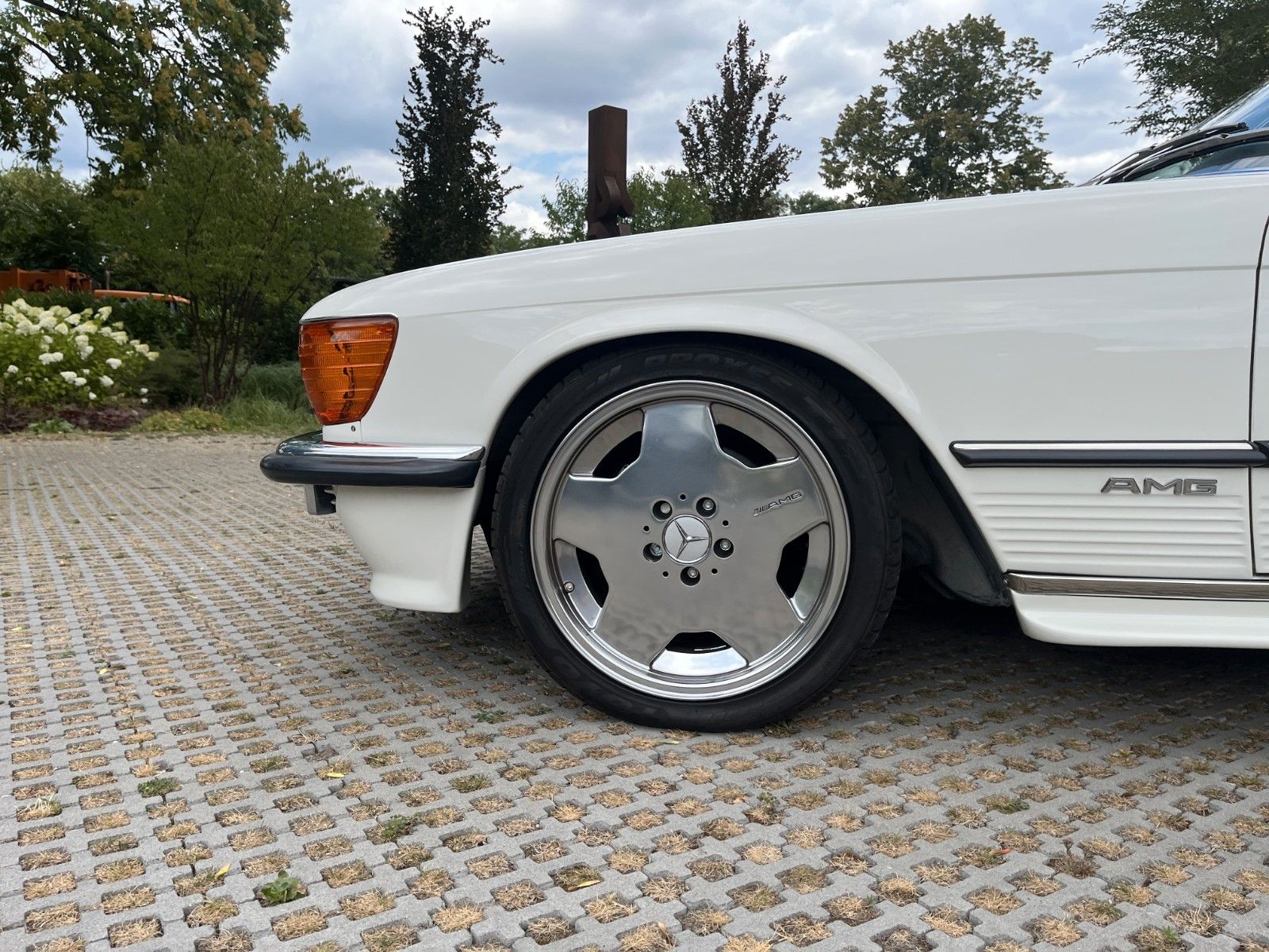 Fahrzeugabbildung Mercedes-Benz 500 SL