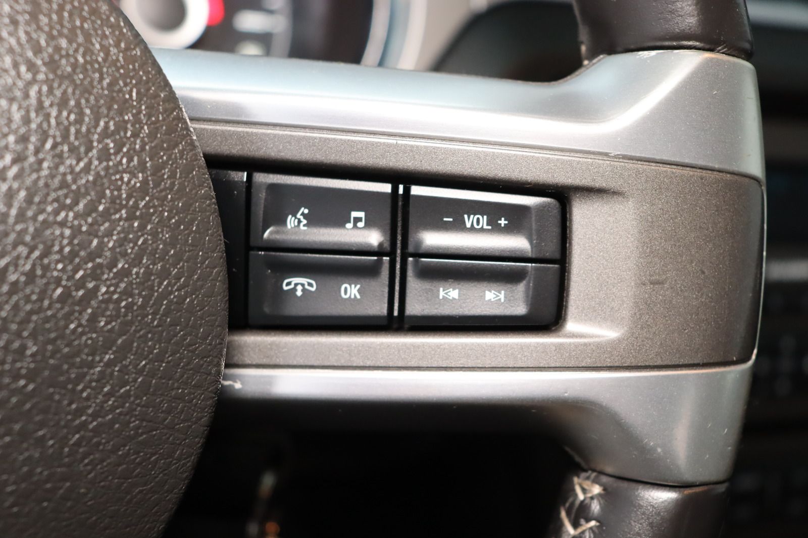 Fahrzeugabbildung Ford Mustang 3.7 V6 * HU/AU 10.27 * Top-Zustand