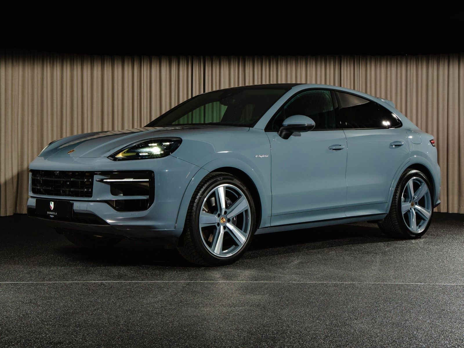 Porsche Cayenne - 1