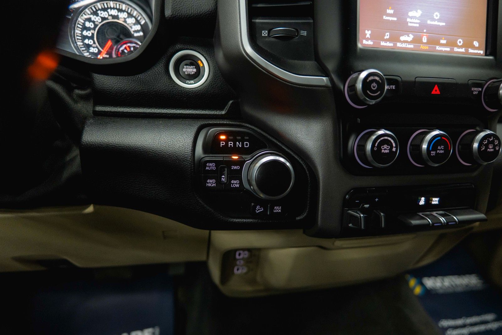 Fahrzeugabbildung Dodge RAM 5.7 V8 HEMI 4x4 OFFROAD LONGBED AXLE LOCK