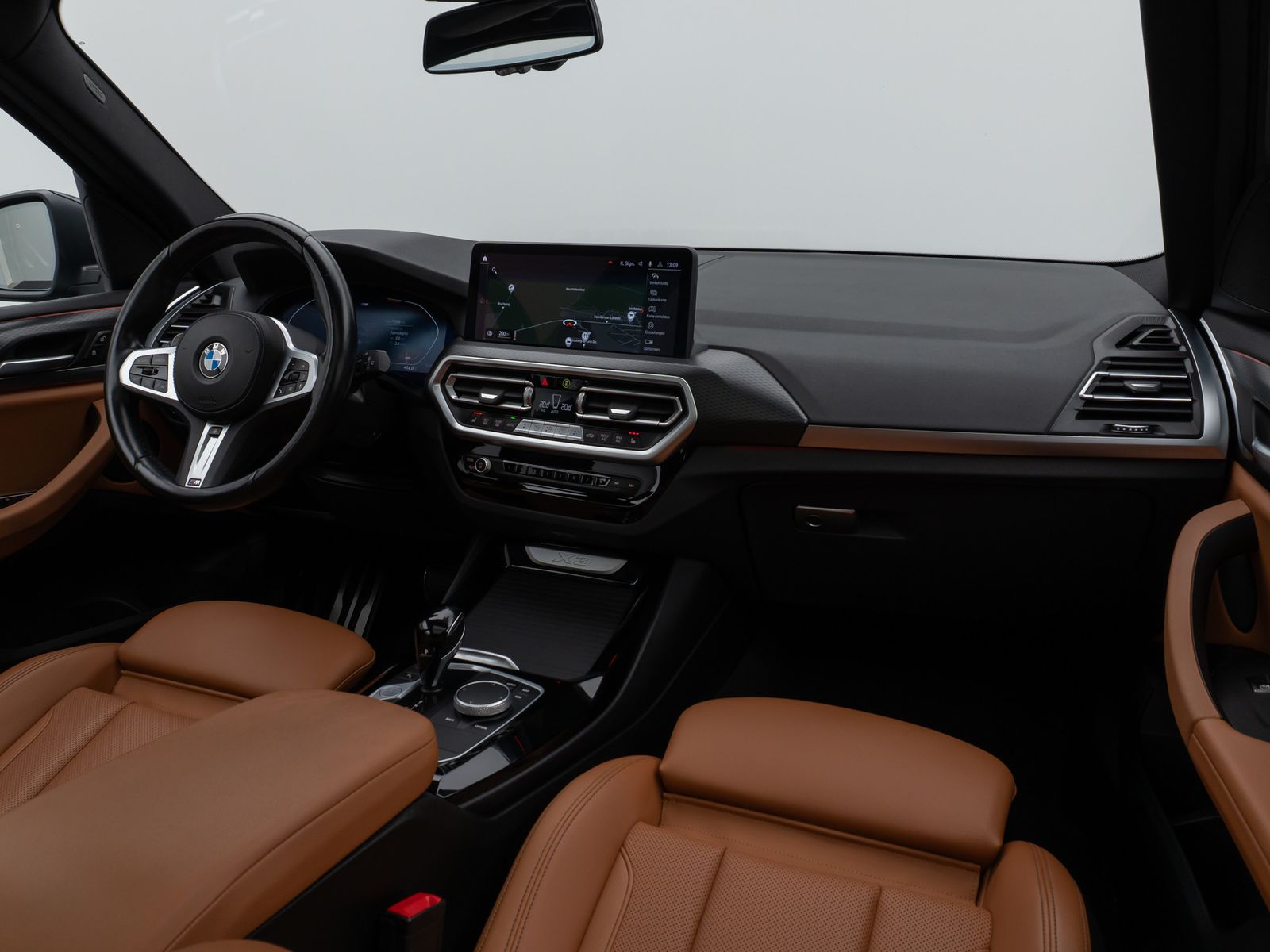 Fahrzeugabbildung BMW X3 xD30i M Sport Panorama Kamera DAB HiFi Alarm