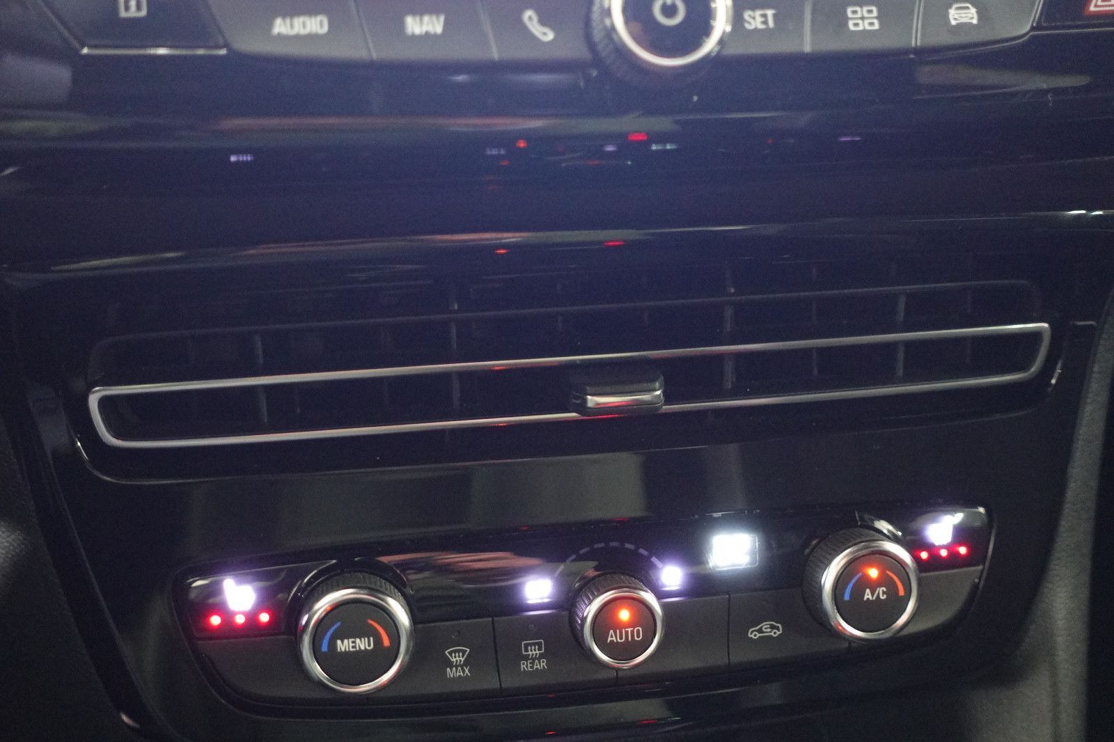 Fahrzeugabbildung Opel Mokka 1.2Turbo GS Aut. SHZ,Kamera,Navi,Allwetter