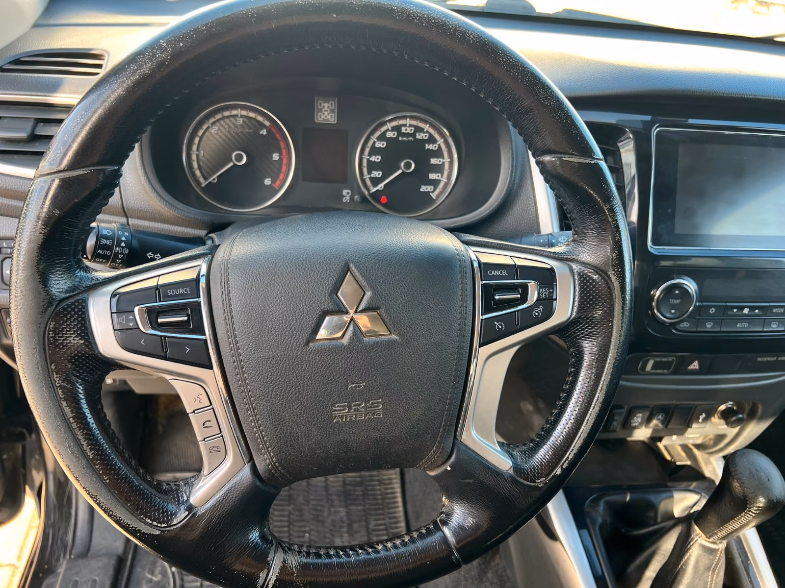 Mitsubishi L200 Edition 100 Doppelkabine 4WD/HU&AU