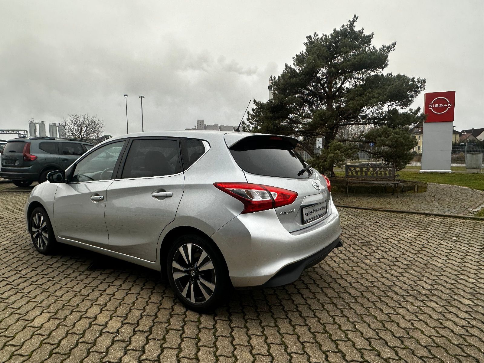 Fahrzeugabbildung Nissan Pulsar Tekna