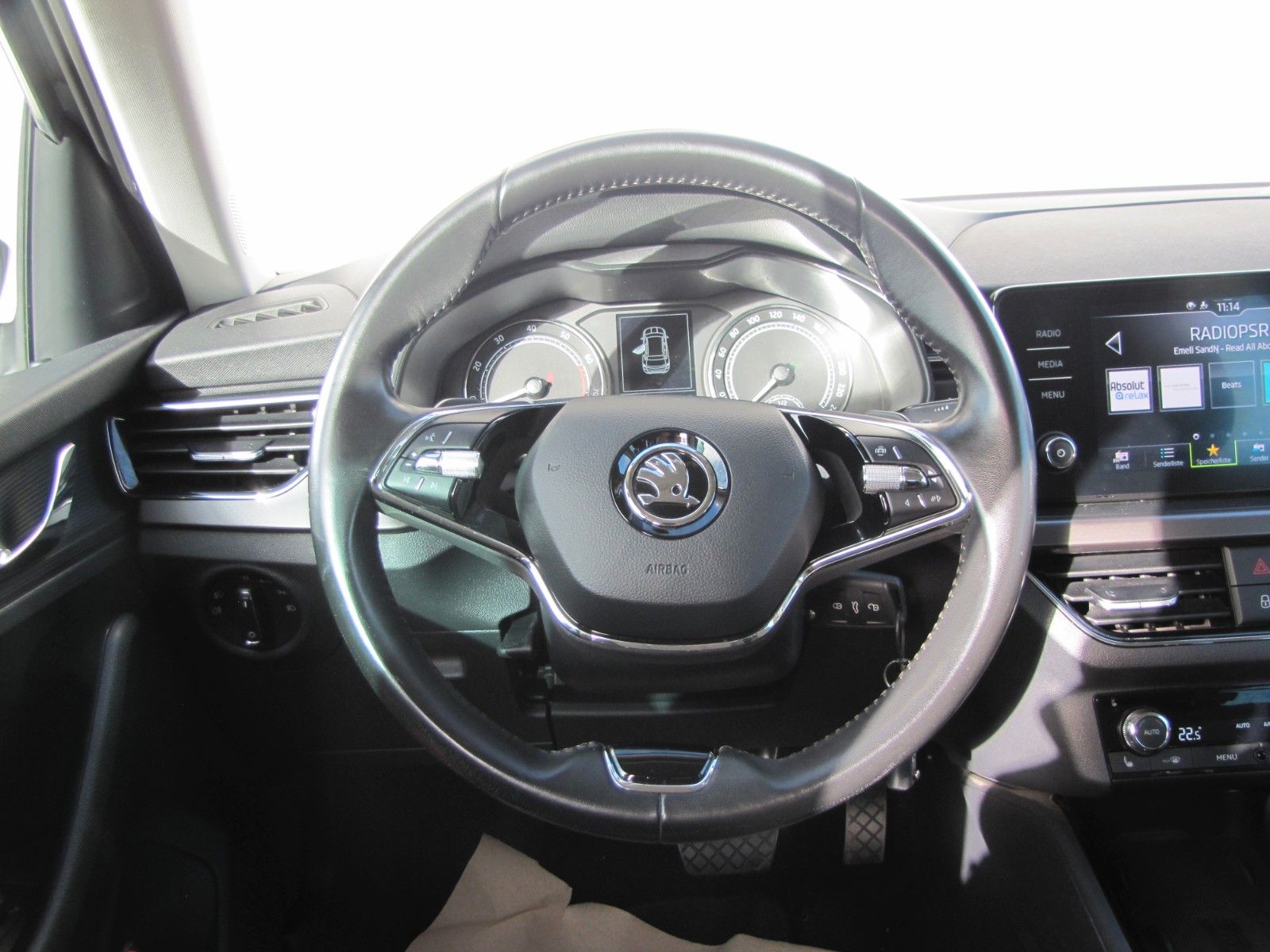 Fahrzeugabbildung SKODA Kamiq 1.5 TSI DSG Clever, Anhängerkupplung