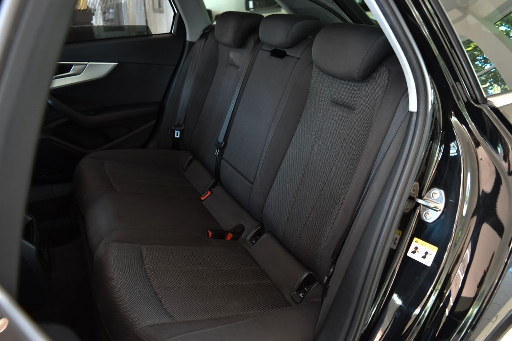 AUDI A4 2.0 TDI Avant~Navi~Bluetooth~Bi-Xenon~AHK AUDI A4 2.0 TDI Avant~Navi~Bluetooth~Bi-Xenon~AHK