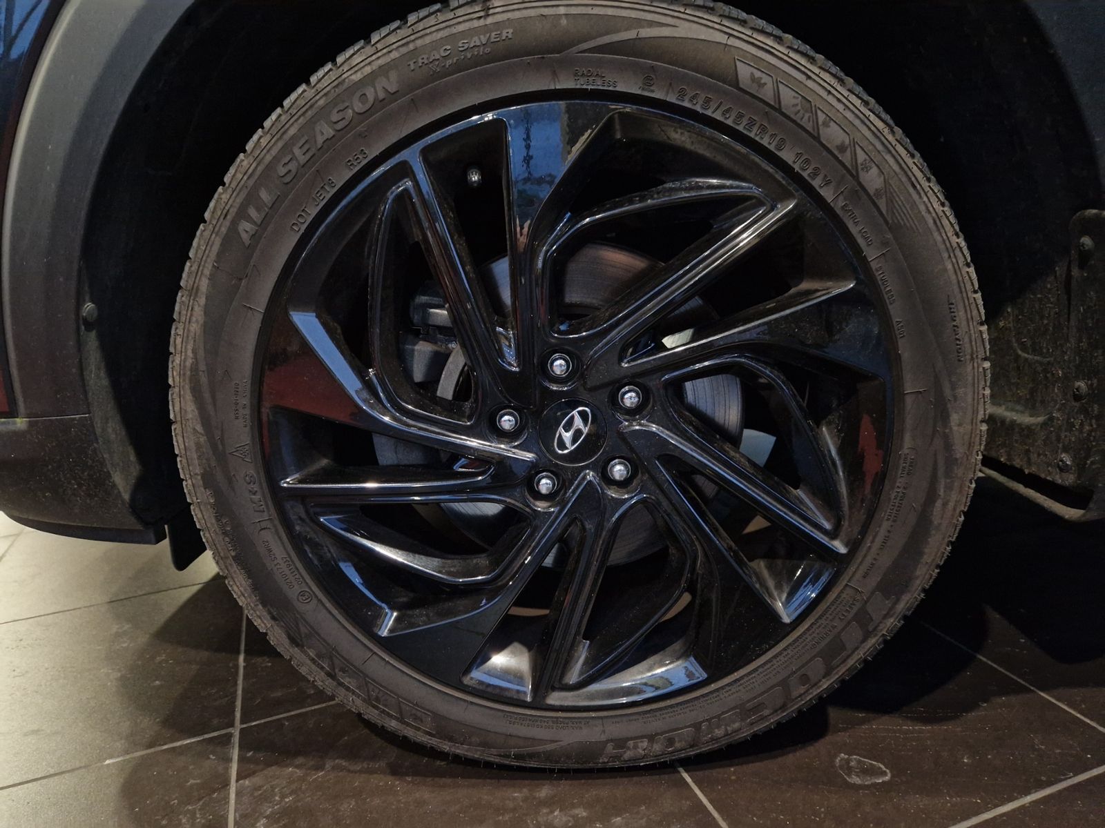 Fahrzeugabbildung Hyundai TUCSON N-Line PANO LED RFK 19"
