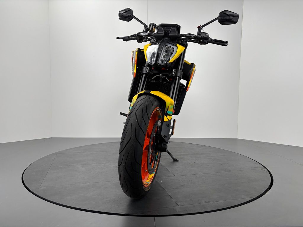 Fahrzeugabbildung KTM 890 DUKE R *DUNLOP-EDITION *SC-PROJECT