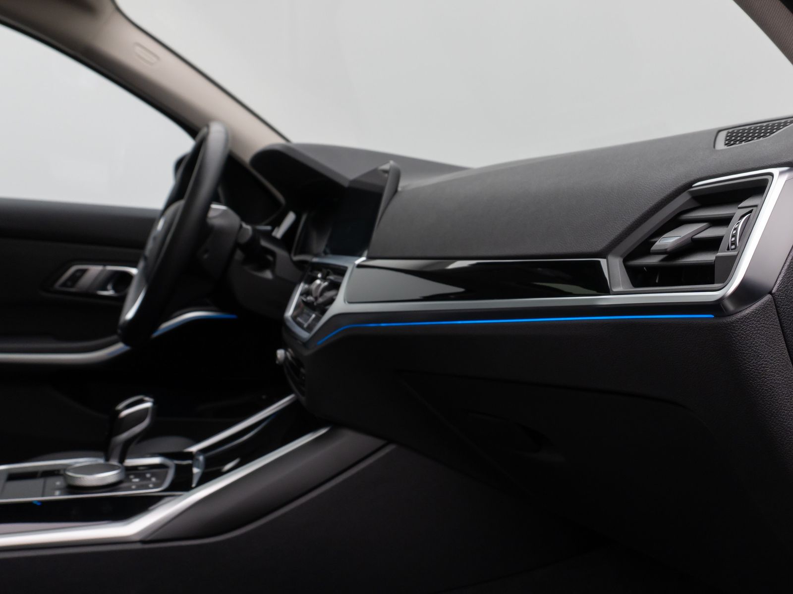 Fahrzeugabbildung BMW 320e Sport Line Panorama DAB CockPitPr PDC Alarm