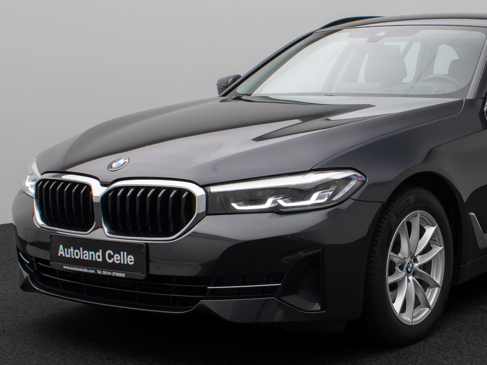 Fahrzeugabbildung BMW 520d xD Kamera HUD DAB HiFi Belüftung Leder Komf